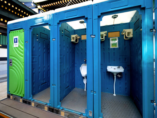 Best Portable toilet rental cost  in Edgerton, OH